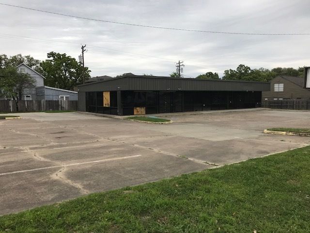Retail Center | 4405 College Main Street | Bryan, TX: 4405 College Main Street, Bryan, TX 77801
